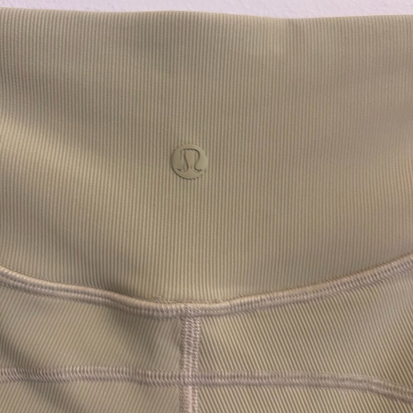 Lululemon Ribbed Contoured High-Rise Spandex Shorts 8" - Dew Green - Picture 4 of 11